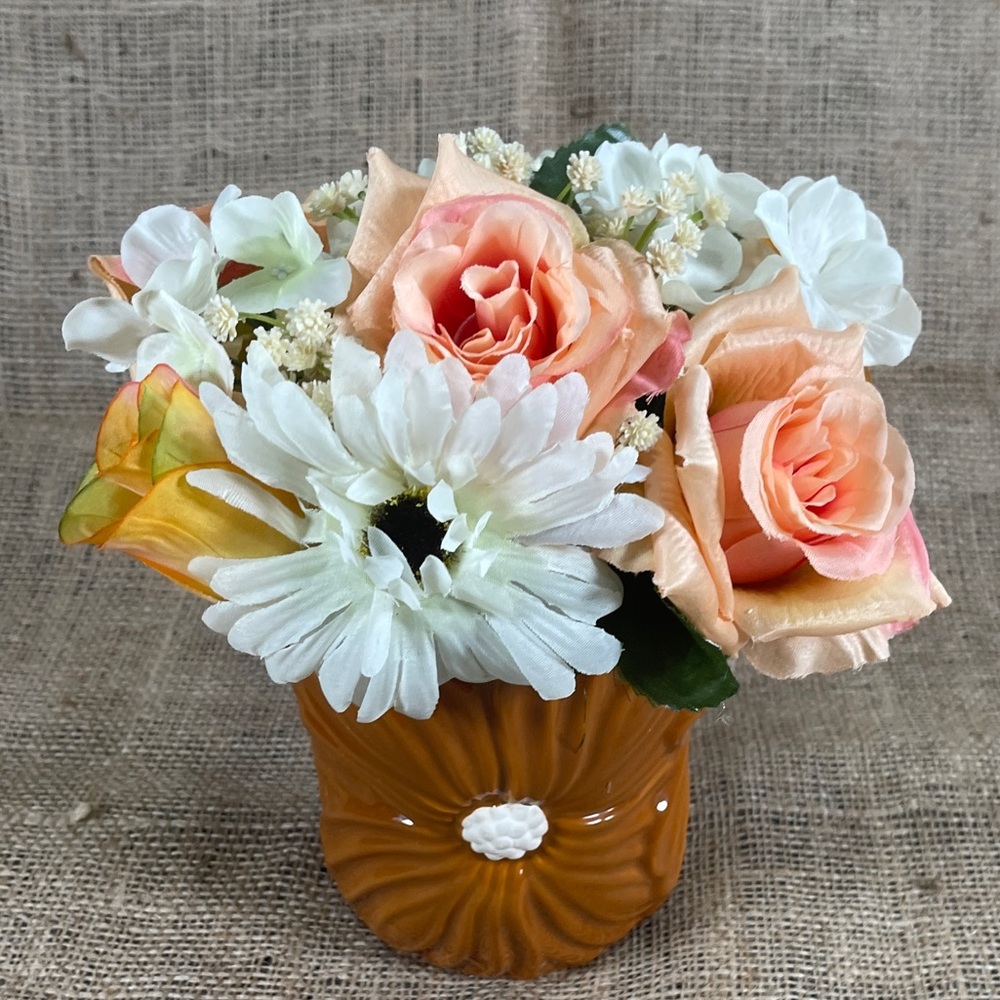 * NWT Floral Arrangement Centerpiece